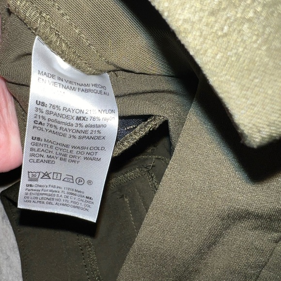 Chicos Green Pants - Picture 6 of 6